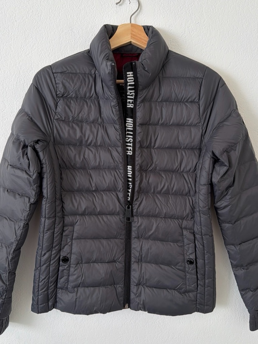 Hollister Women’s Charcoal Quilted Puffer Jacket